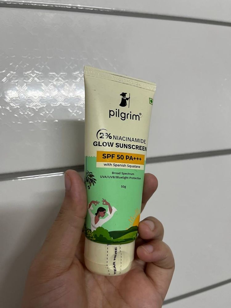 Pilgrim 2% Niacinamide Glow Sunscreen SPF 50 +++ f