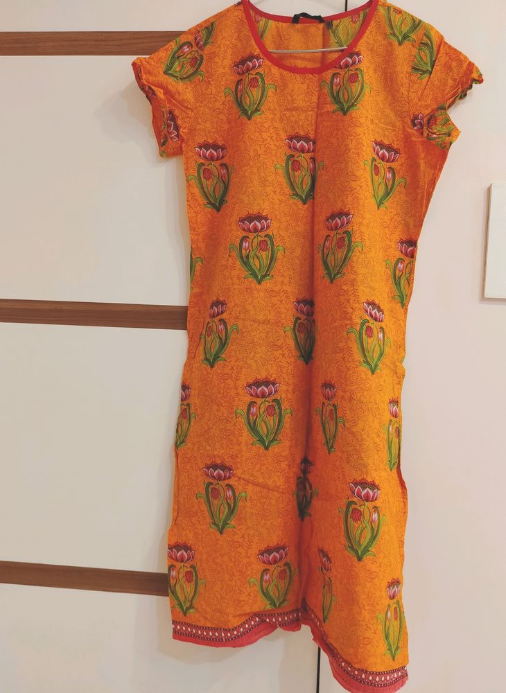 Shopper's Stop STOP Branded Cotton Orange Floral Printed Kurti in M size in half sleeves