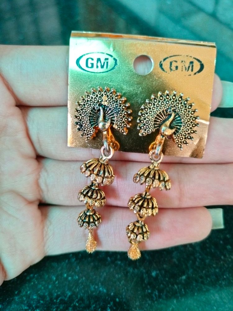 Set Of two Earings