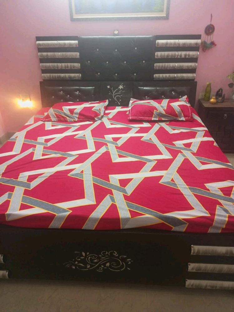 Designer Bedsheet In Excellent Condition
