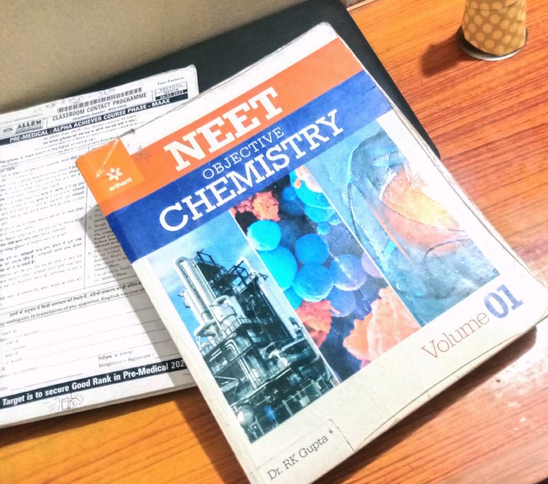 ARIHANT Neet Objective Chemistry