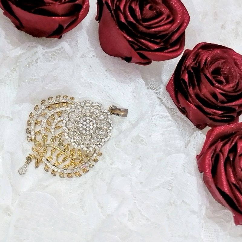 Beautiful Gold Flower Pendent