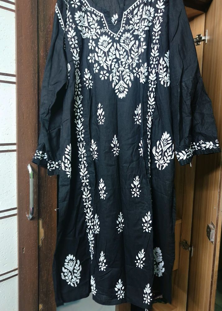 Chikankari Kurti With Strachable Pant