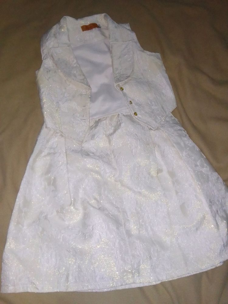 (Negotiable) 4 Piece Set Dress