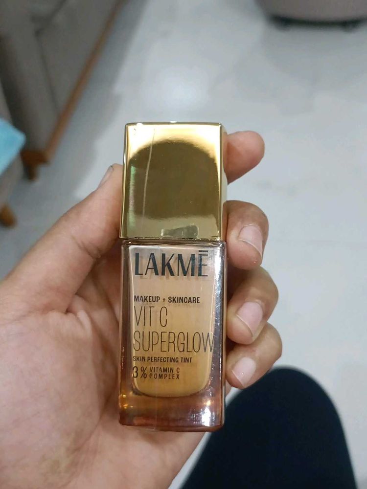 LAkme Vit C Superglow Tint