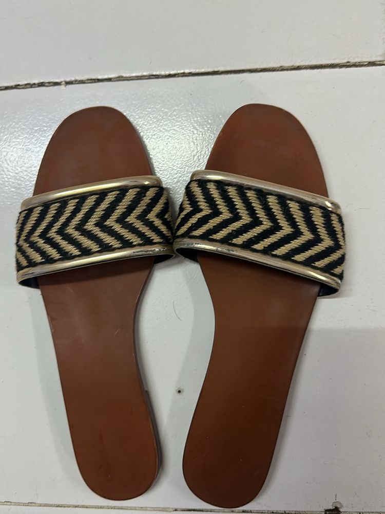 Zara Flats