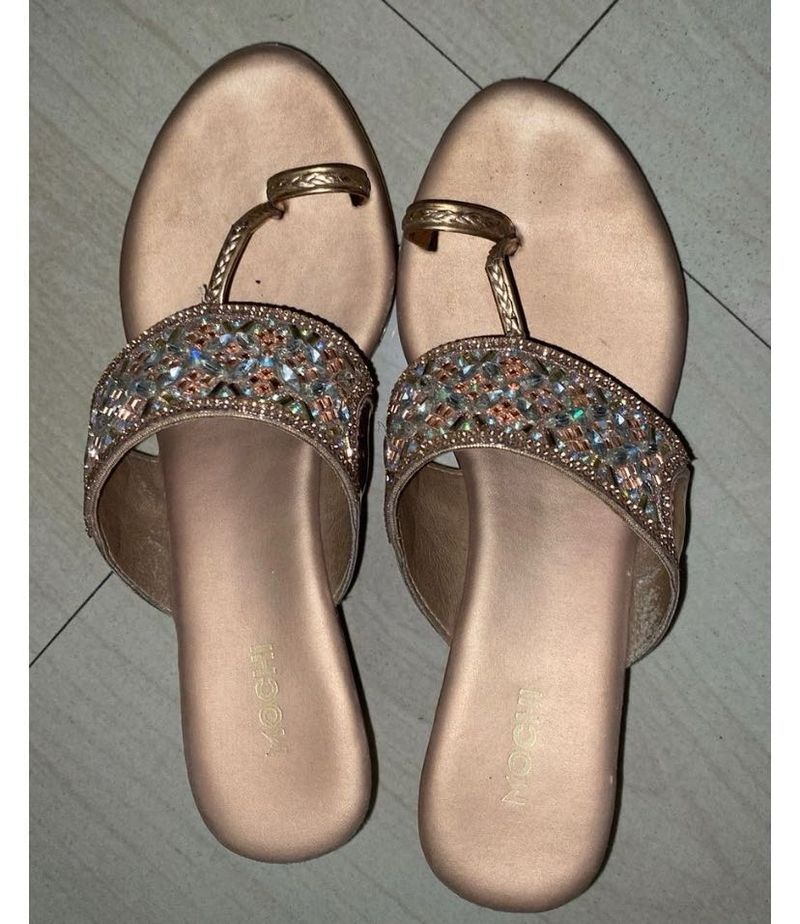 Mochi Embellished Wedge Heels Sandals 👡