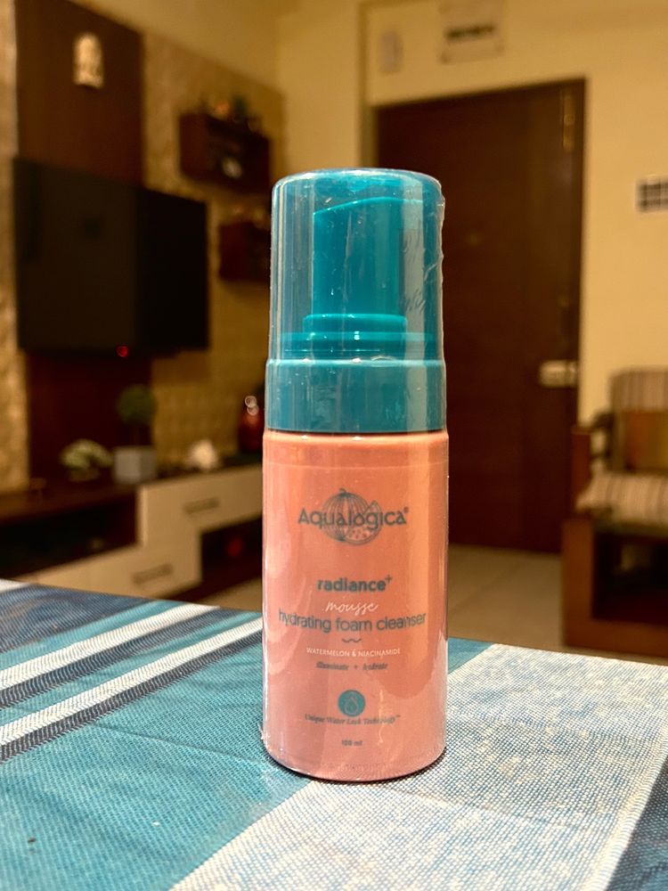 Aqualogica Radiance Hydrating Foam Cleanser