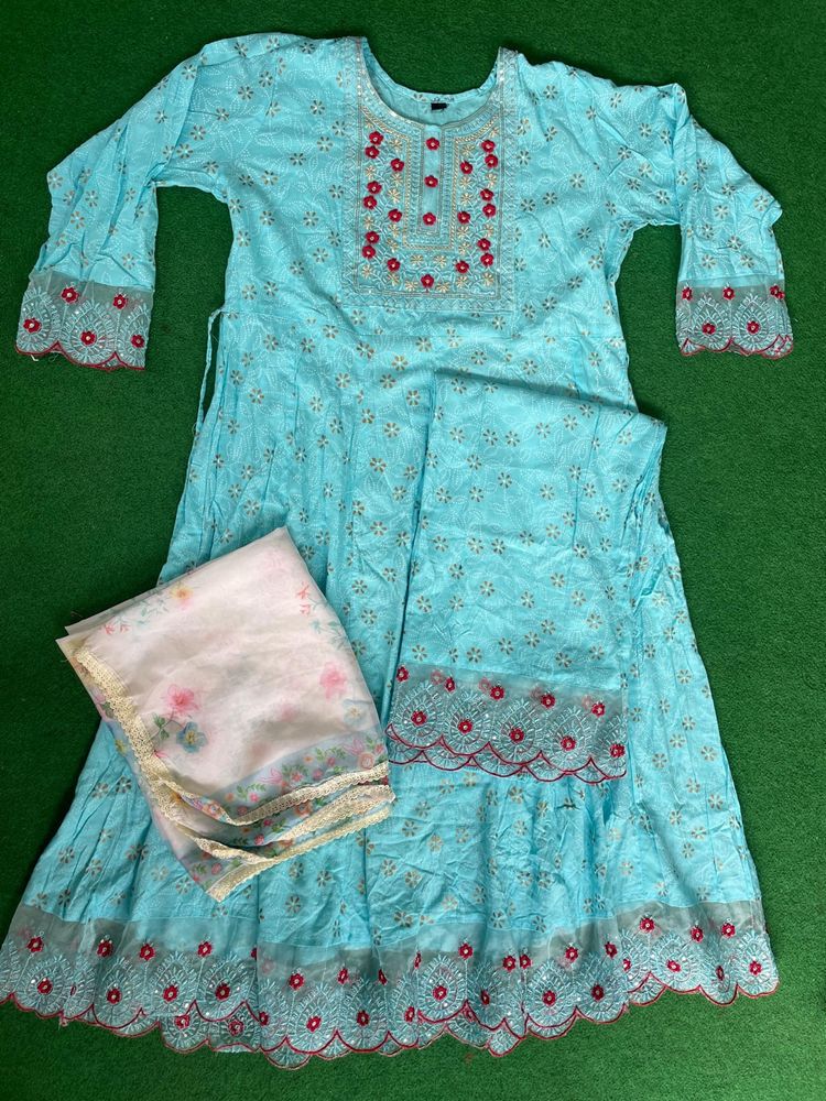 Anarkali Kurta With Trousers And Dopatta