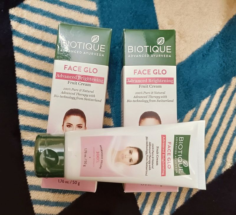 Biotique Advanced Ayurveda Face Glow Fruit Cream