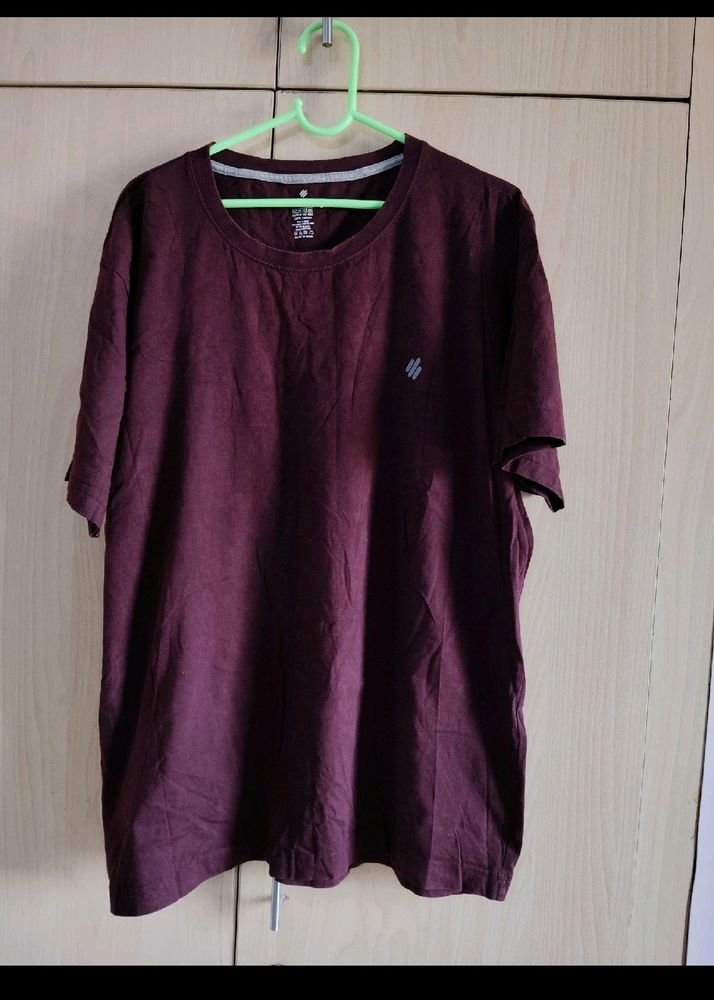 OVERSIZED MAROON TSHIRT