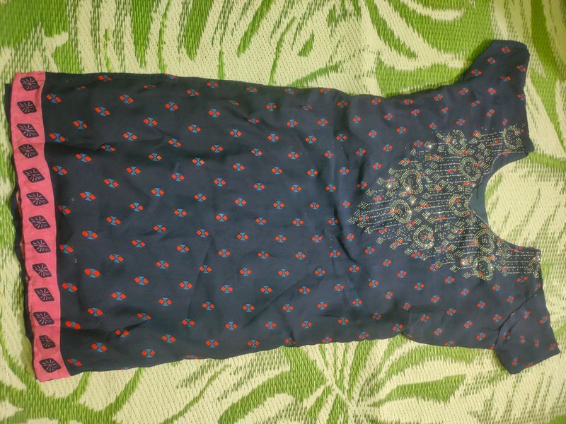 Ladies Kurti And Salwar In Good Condition