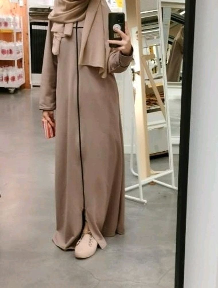 Beige Colour Abaya With Black Lining ✨🖤 🧕