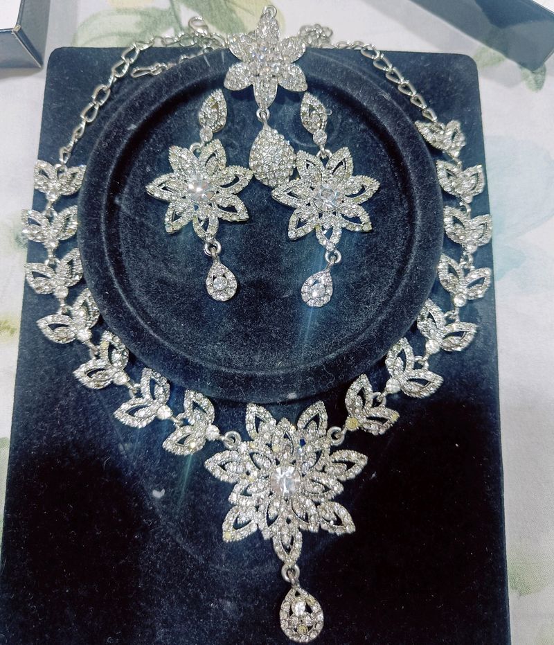 Festive Diamond Jwellery Set