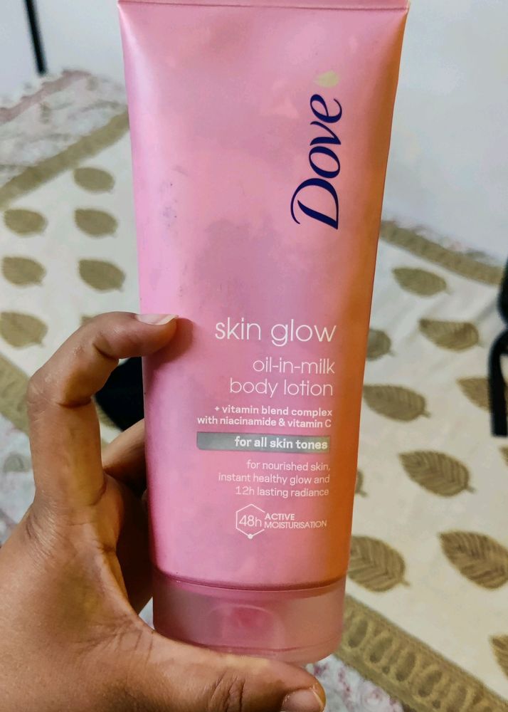 DOVE SHIMMER LOTION (International)