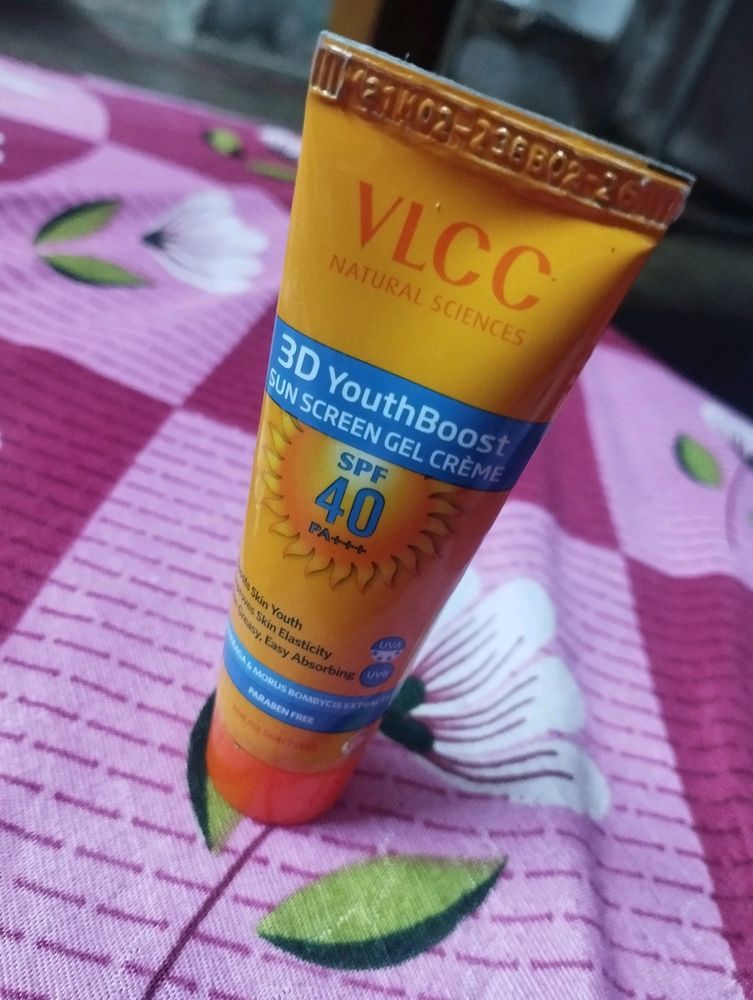 VLCC NATURAL SCIENCE  ( Sun Screen)