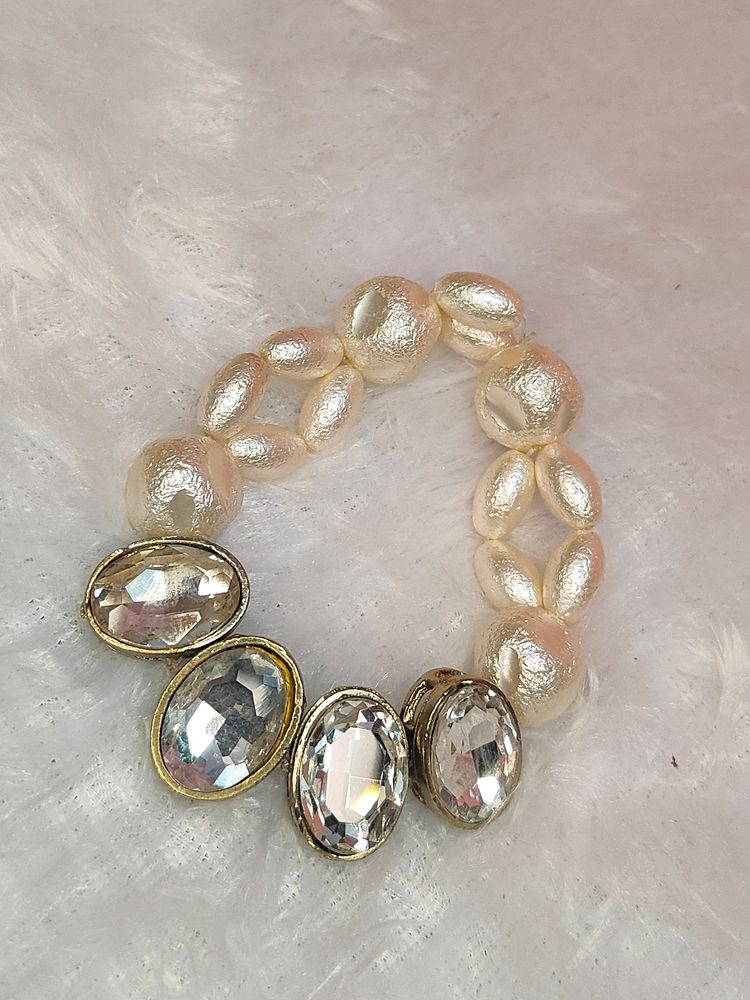 Imported Pearl Bracelet With Big Stones