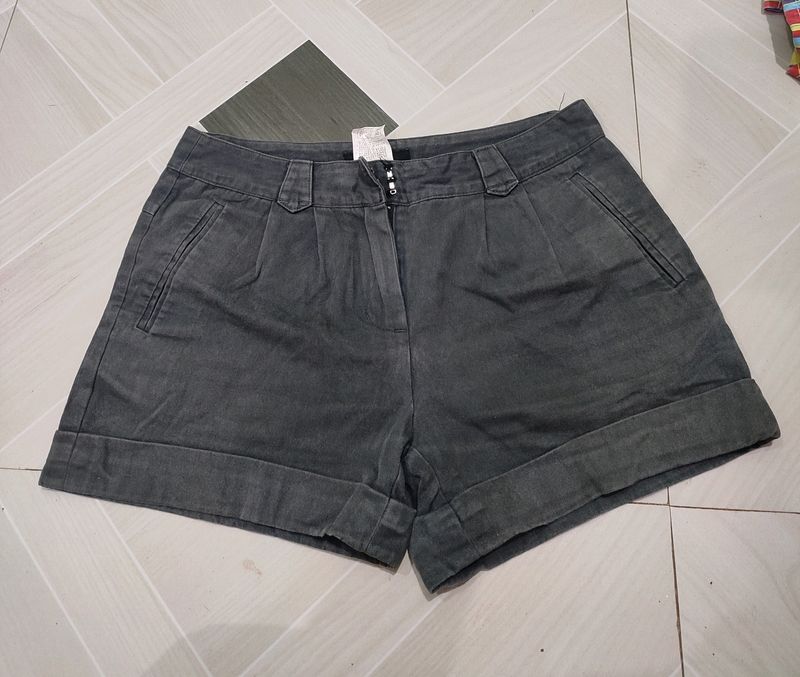 Shorts Size 26-30