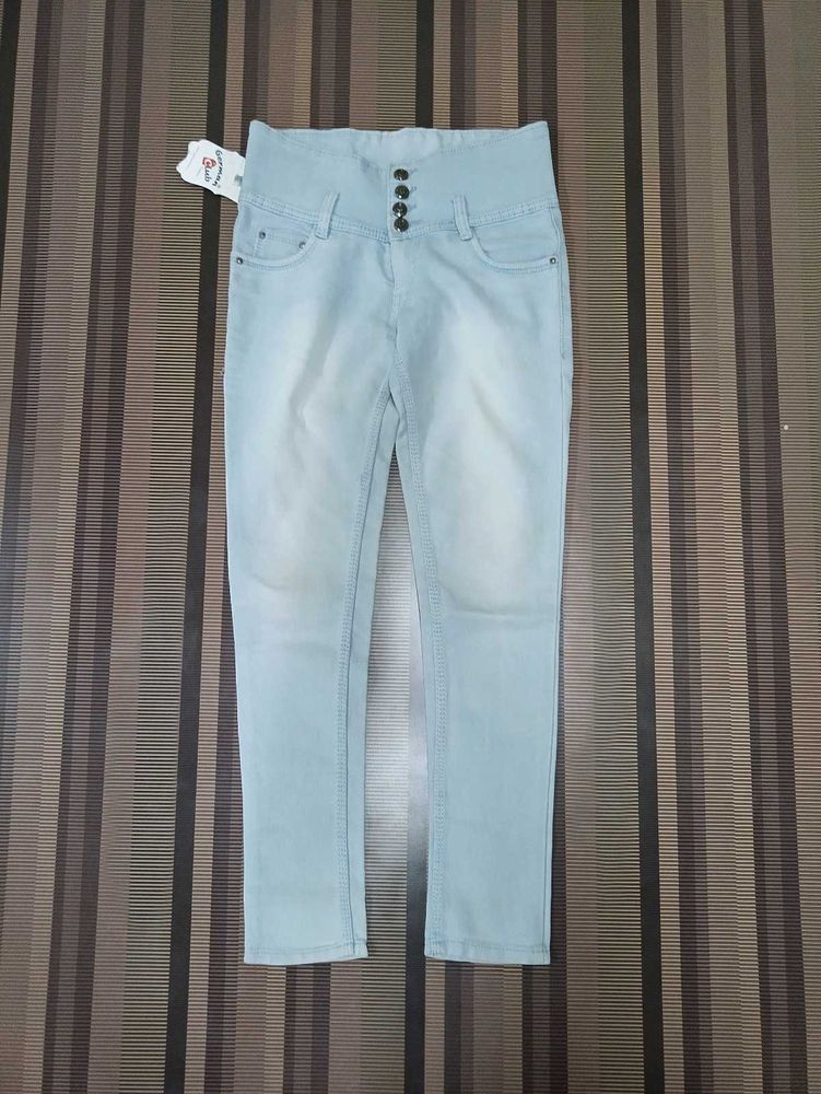 Y-81 Size 28 Slim Fit Women Denim Jeans