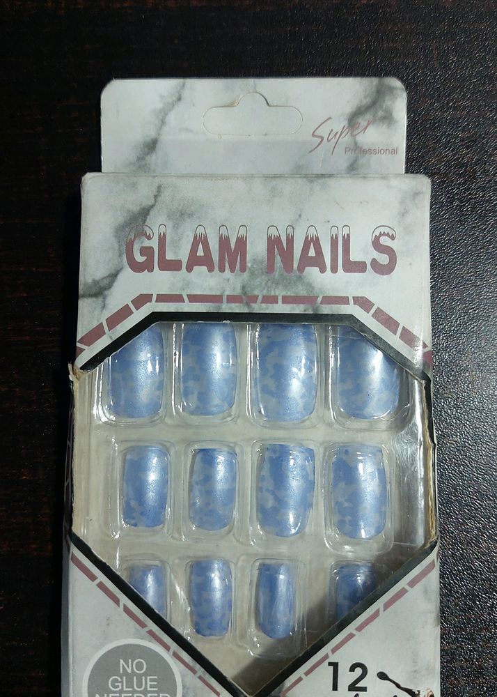 Glam Pre Glued Fake Nails