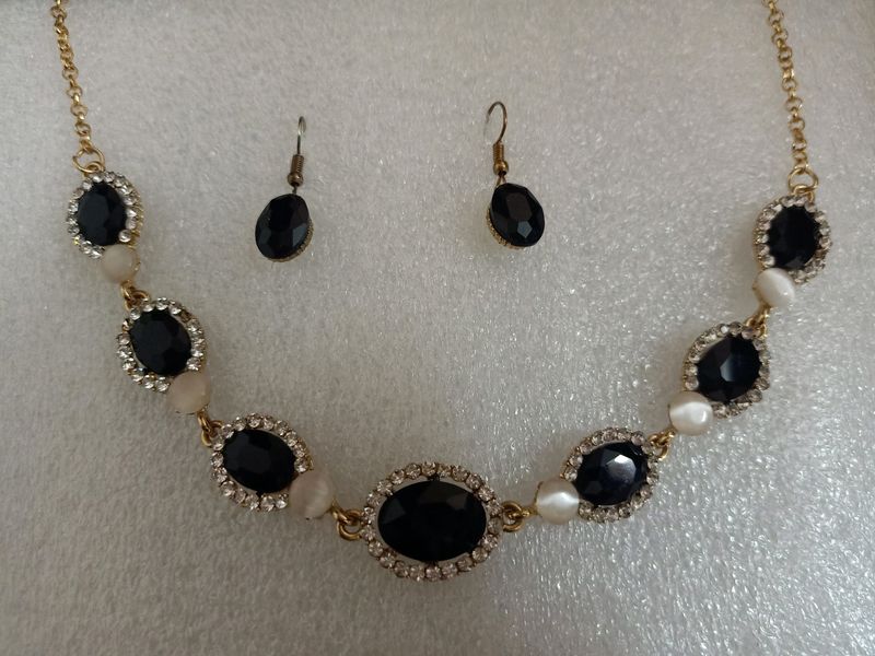 Necklace with earrings