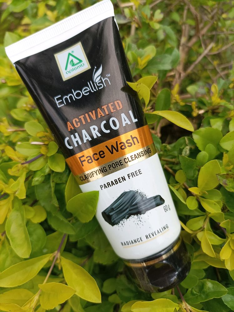 Aplomb Charcoal Facewash Controls Acne, Pimples &dark Spots.