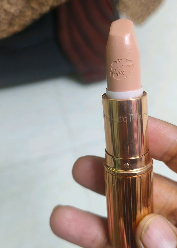 Charlotte Tilbury Lipstick - Kim Kw