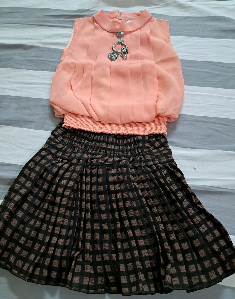 Skirt Top + Baby Bibs