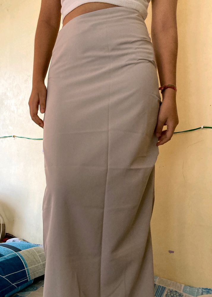 Slim Fitted Maxi Skirt Side Slit