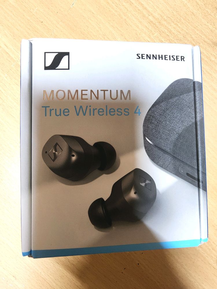 Sennheiser Momentum 4 Earbuds. Graphite Color.seal