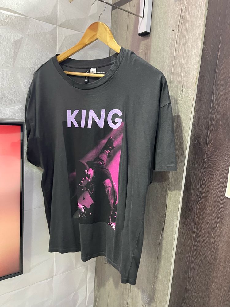 King Oversized T- shirt by H&M