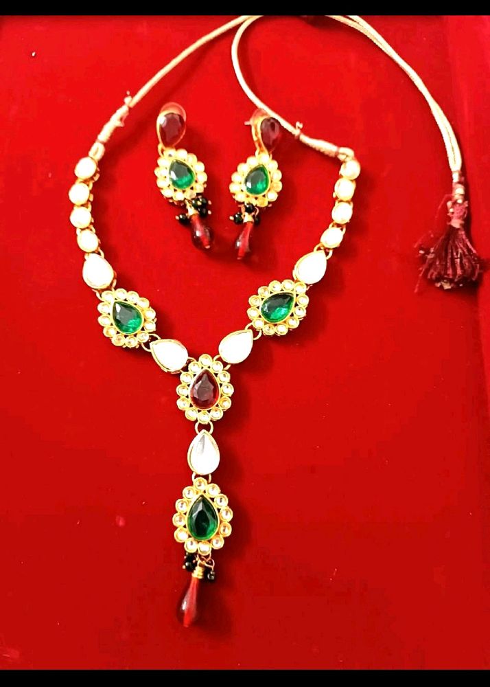 Kundan Studded Necklace Set