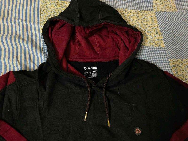 Selling Black Hoodie With  Look And Assured Gift