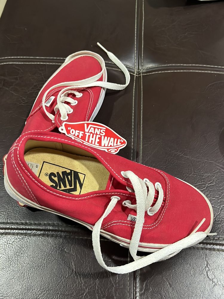 Brand New Pair Of Unisex Vans Sneakers