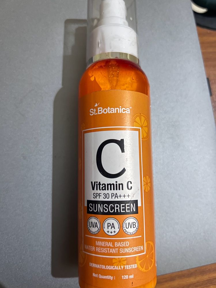 St.Botanica Vitamin C Sunscreen