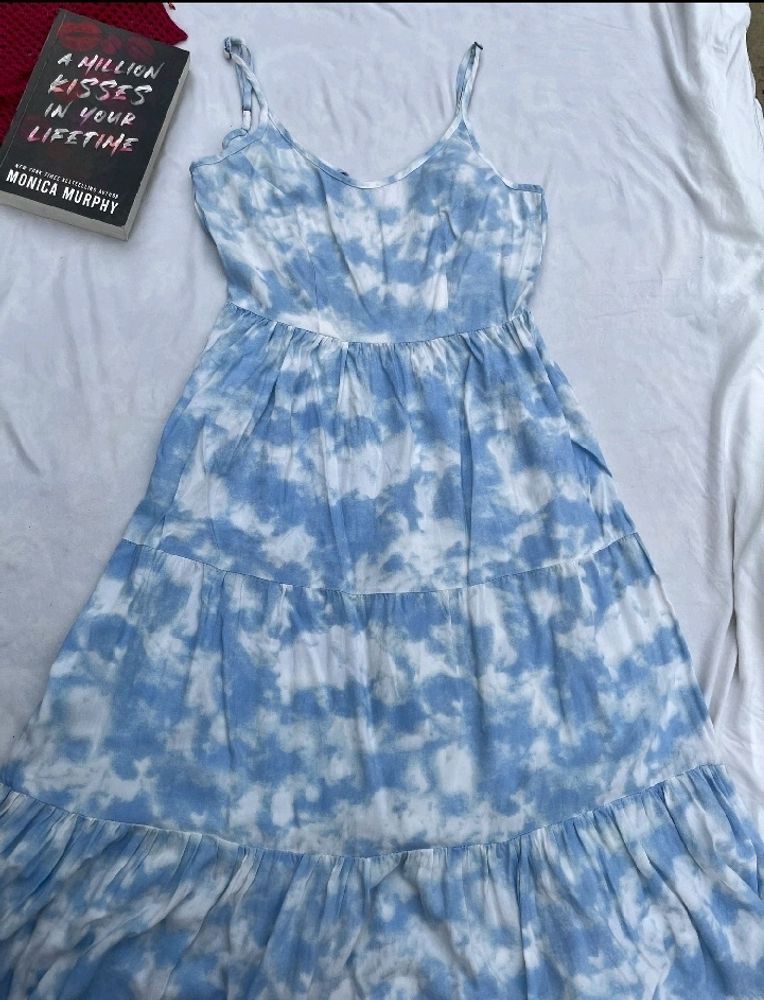 Tie dye blue and white dress🤍💙