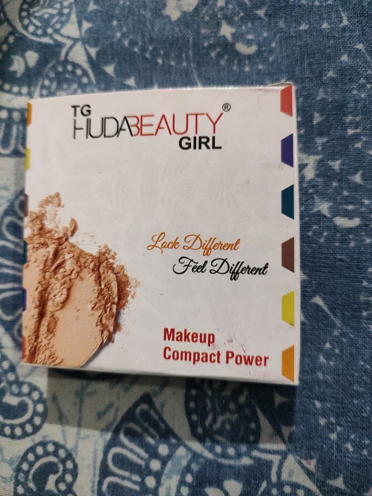 Huda Beauty Makeup Compact Powder.