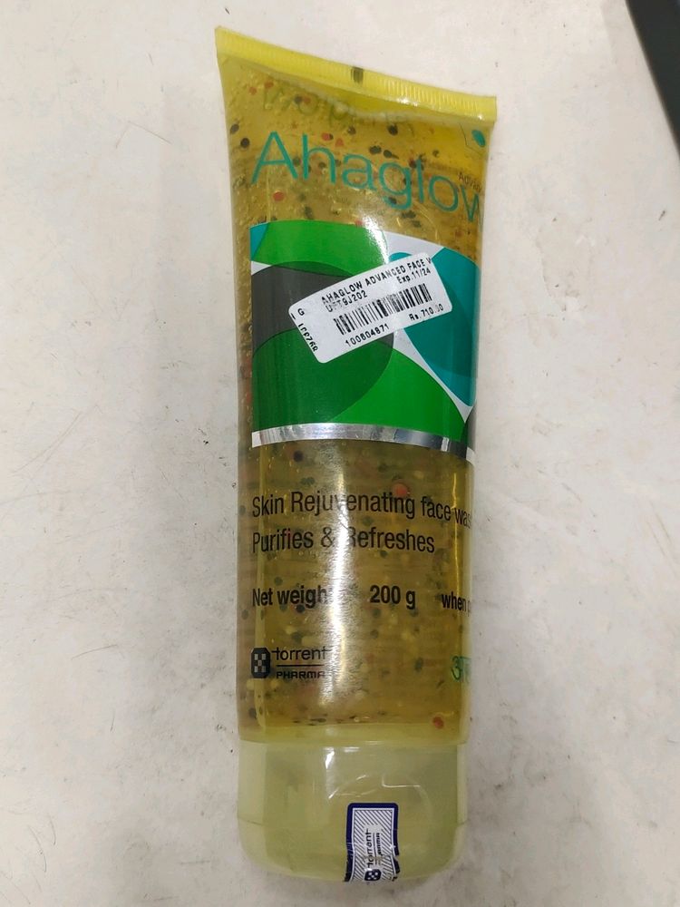 Ahaglow Face Wash