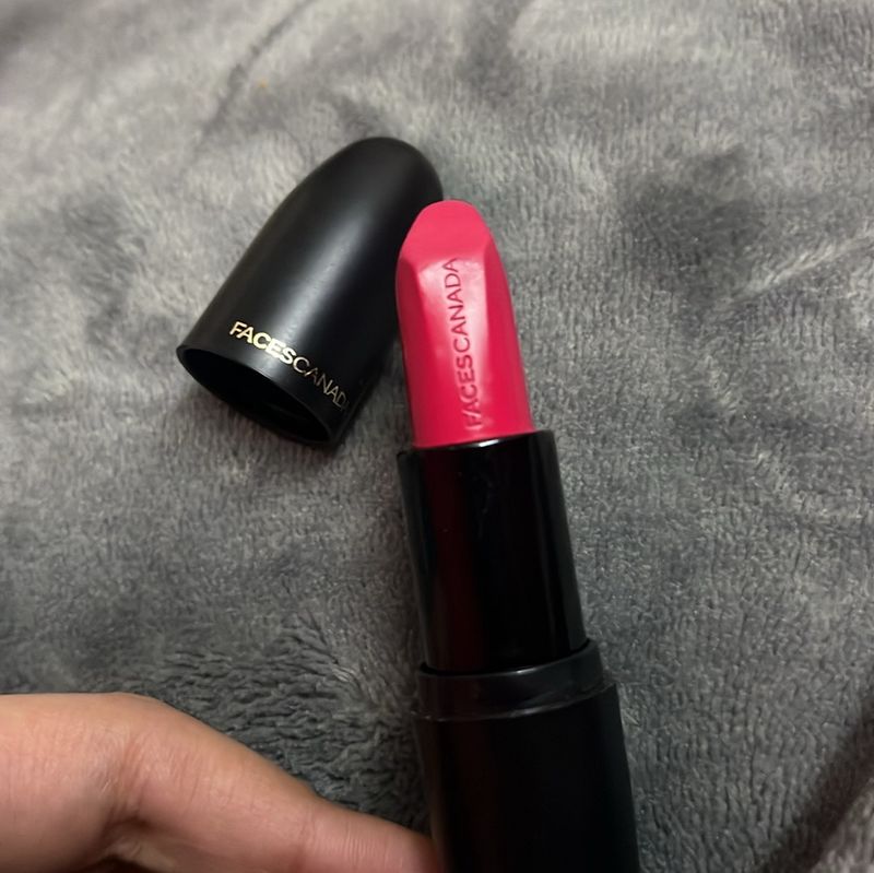 Faces Canada Matte Weightless Lipstick - Fuschia