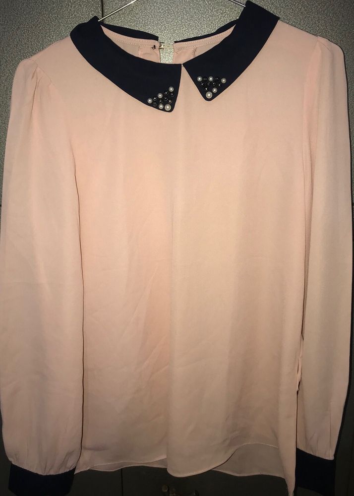 Embroidered Peterpan Collar Top