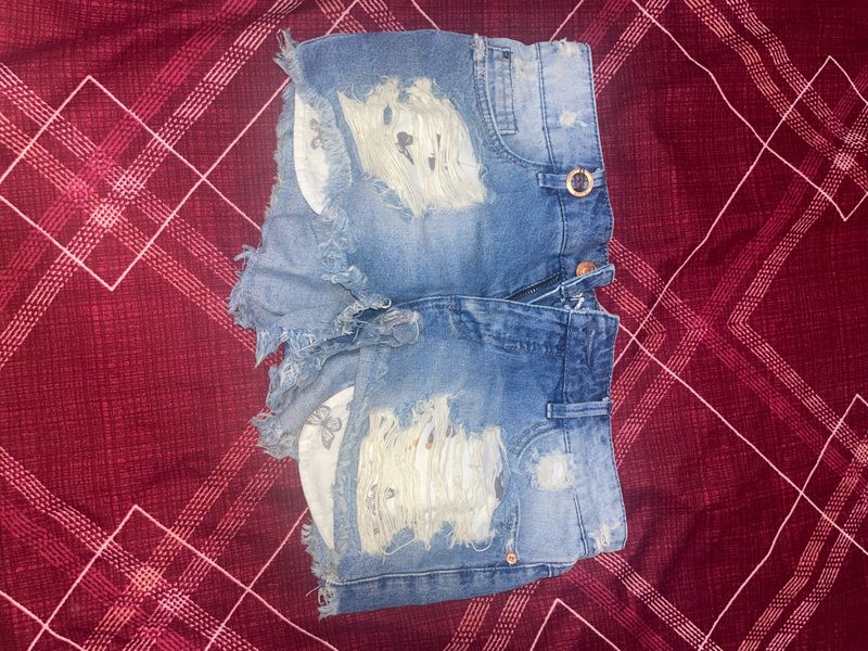 ONLY Torn Hot Shorts