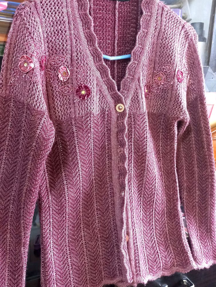 🌷Knitted Cardigan With Flower Detailings 🌷