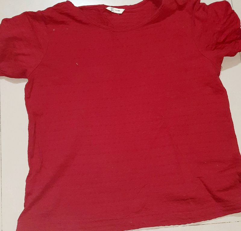 Red Tshirt In Good Condition