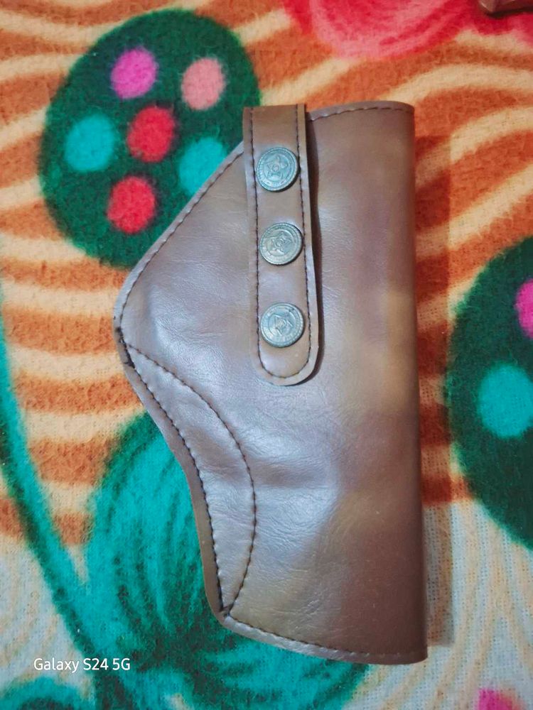 Holster Made Up Of Pure Leather And Triple Lock