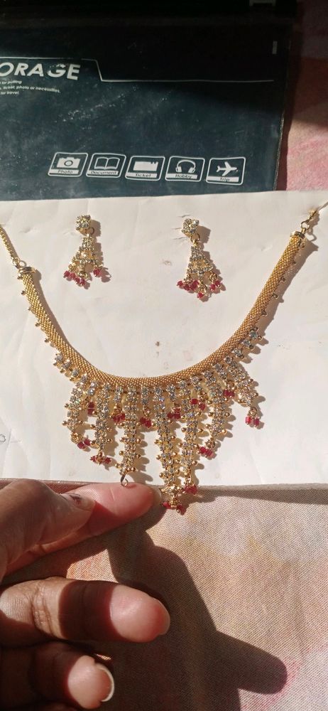 zarkan neckpiece with earings