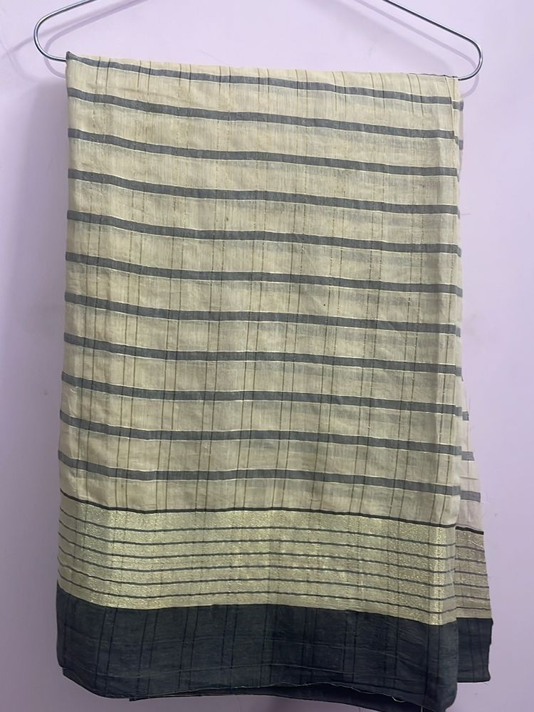 Cotton saree with zari border