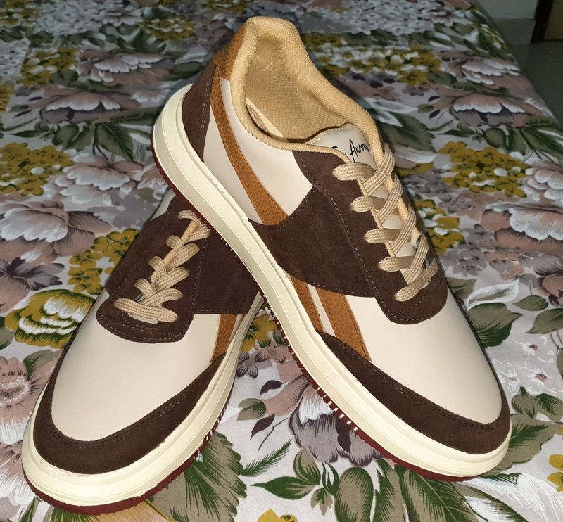 The Aurous Leo Laceup Sneakers - Brown Edition