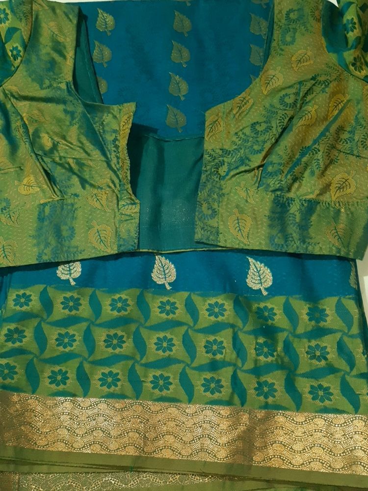 Banarasi Saree With Stitched Blouse