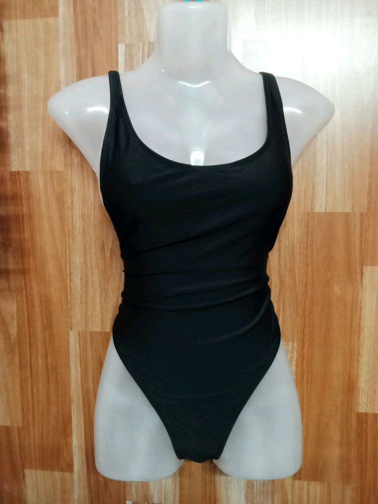 Beautiful Backless Bodysuit / Black Top