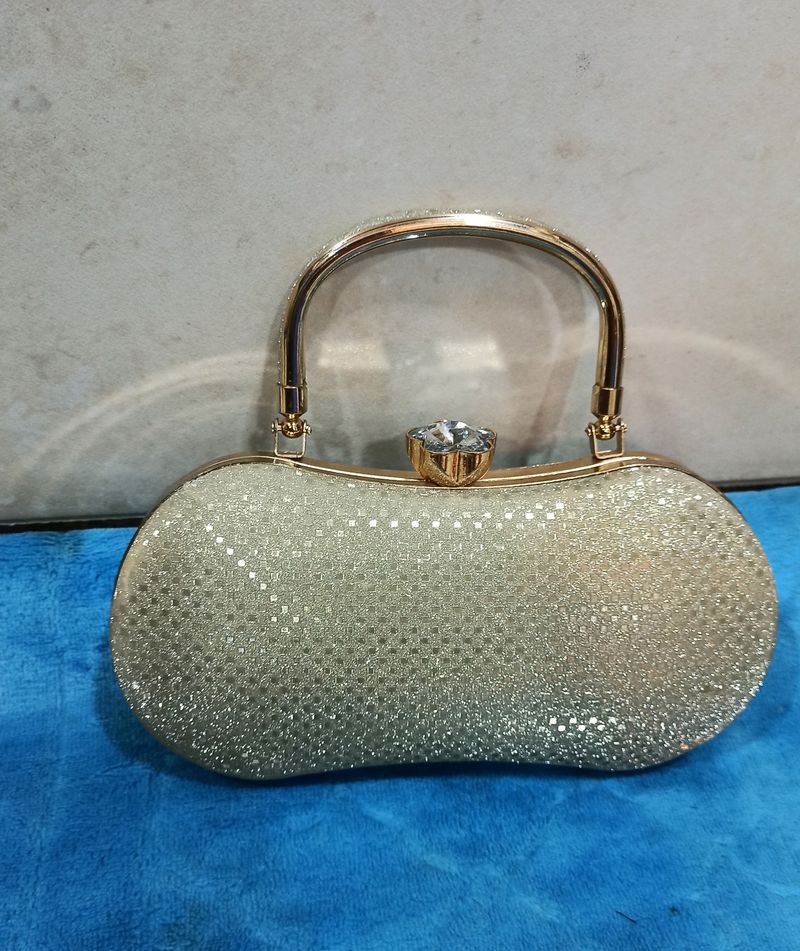 Brand New Clutch With Handle N Chain And Diamond